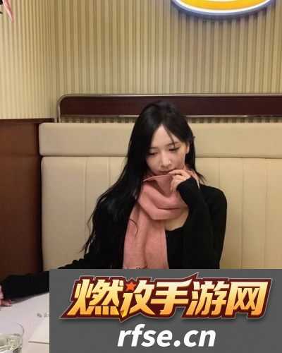瞒着老公加班的HR中字
